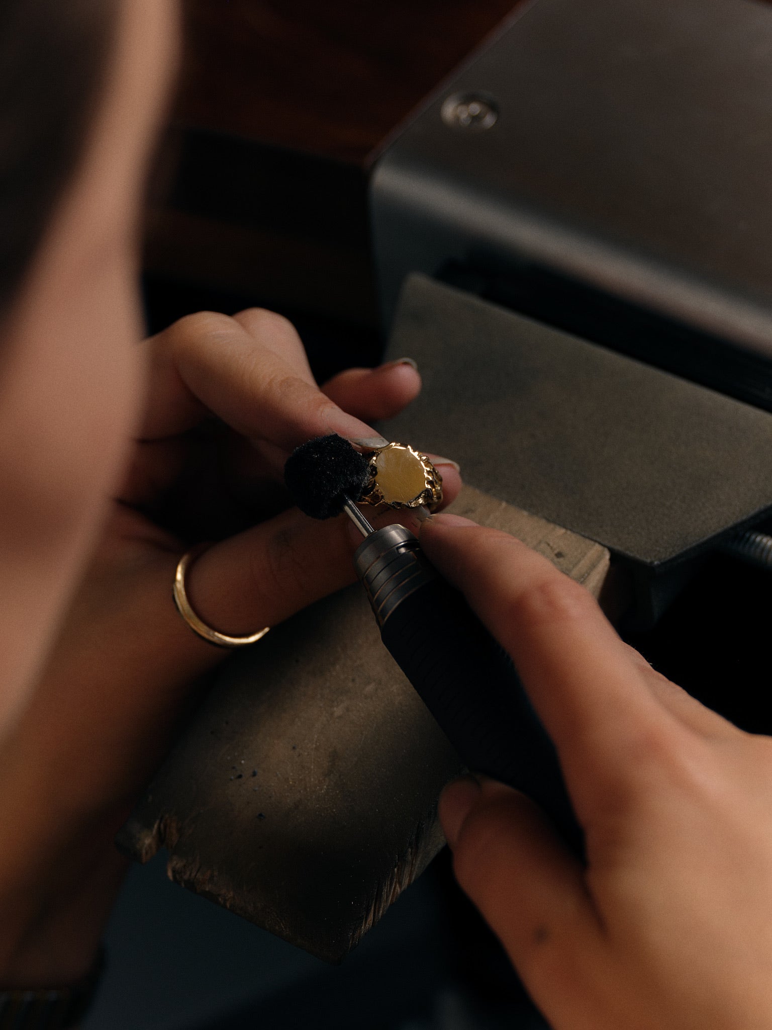 Manufacturing Jeweller & Stone Setter