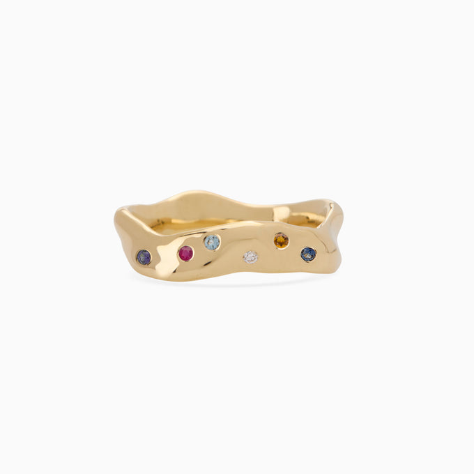 Custom Wave Ring (Stone & Engraving) | Yellow Gold