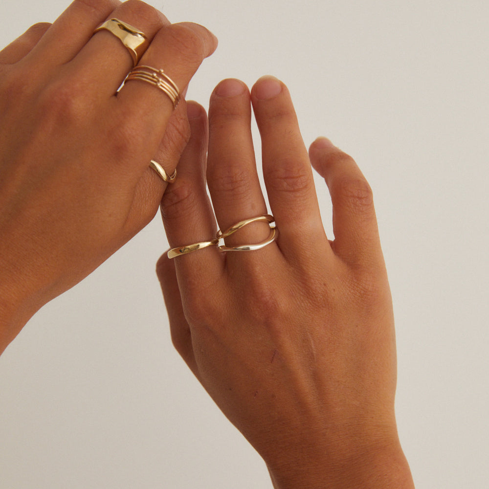 Curve Ring | Solid Gold