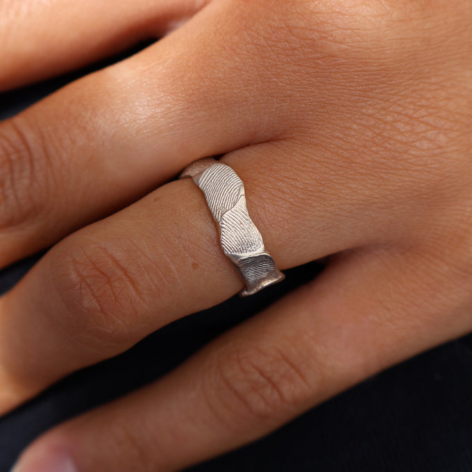Impression™ Wave Ring | White Gold