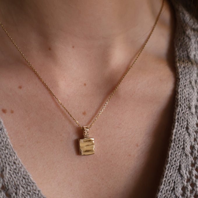 Impression™ Slate Pendant | Yellow Gold