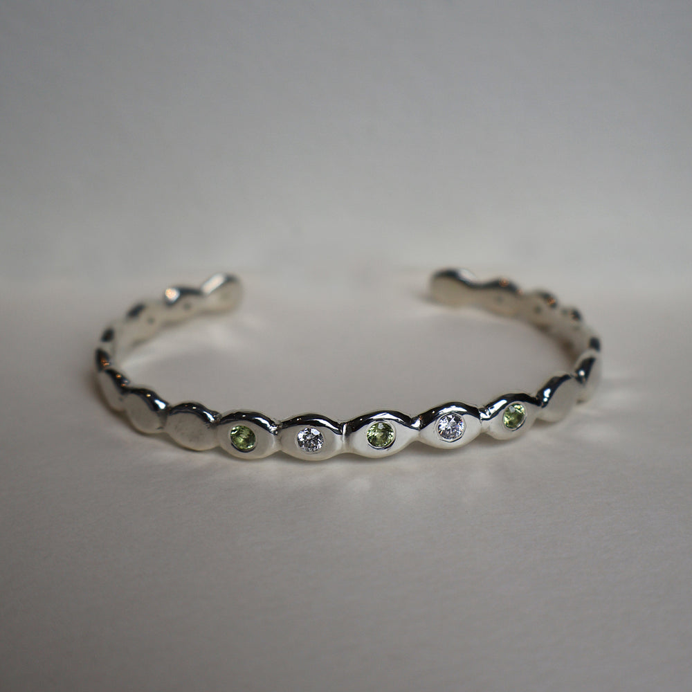 Pebble Stone Cuff  | Silver