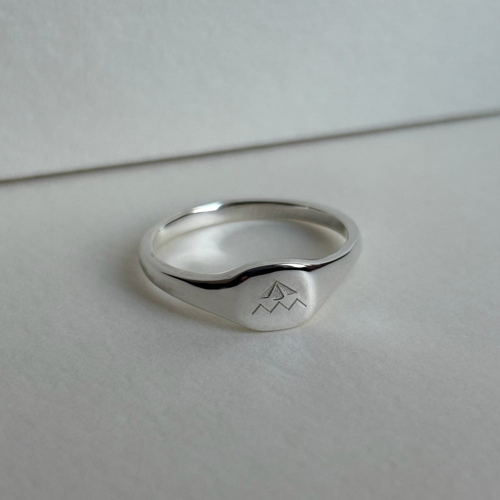 Signature Petite Square Signet Ring | Silver