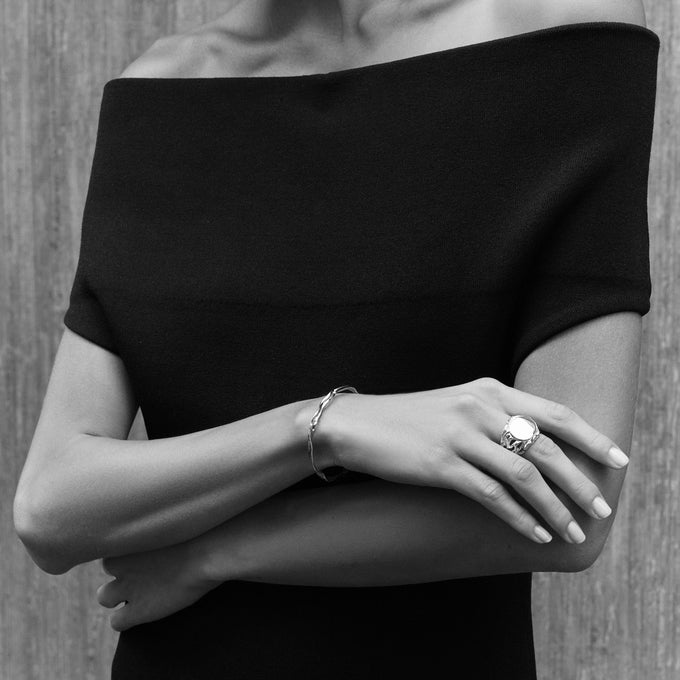 Engraved Ivy Signet Ring | Rose Gold
