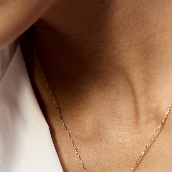 Sculpt Bar Necklace | Yellow Gold