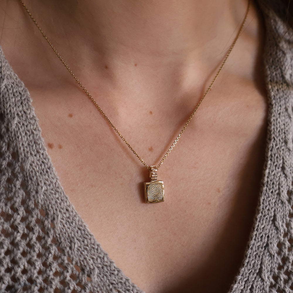 Impression™ Slate Pendant | Yellow Gold