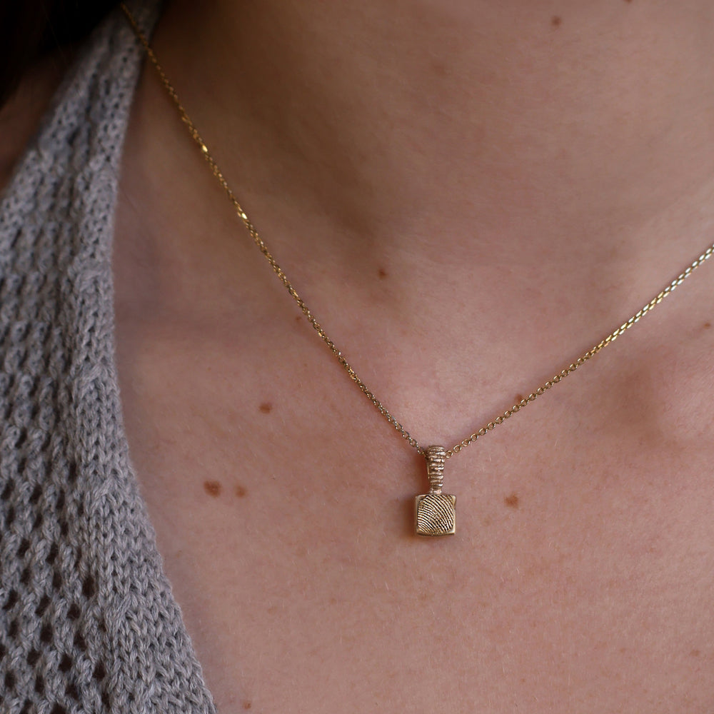 Impression™ Slate Pendant | Yellow Gold