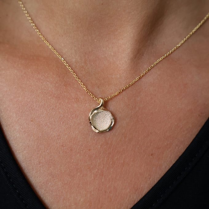 Impression™ Wave Pendant | Yellow Gold