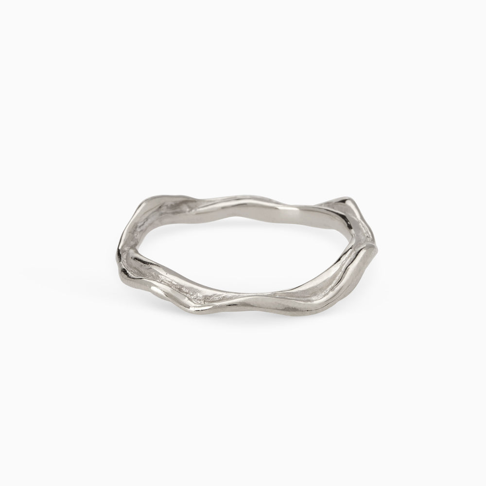 Delicate Sculpt Ring | White Gold