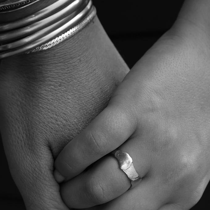 Classic Bangle | White Gold