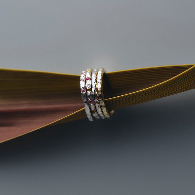 Hammered Stone Ring | Solid Yellow Gold