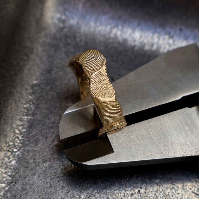 Impression™ Wave Ring | Yellow Gold