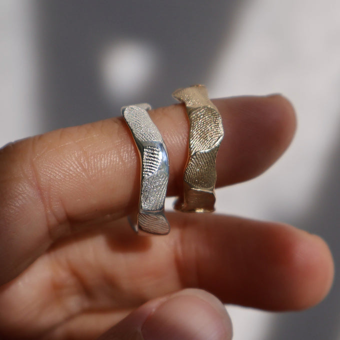 Impression™ Wave Ring | Yellow Gold