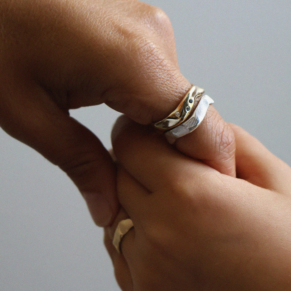 Impression™ Wave Ring | White Gold