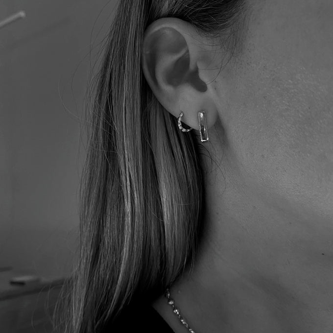 Pebble Huggies | Silver