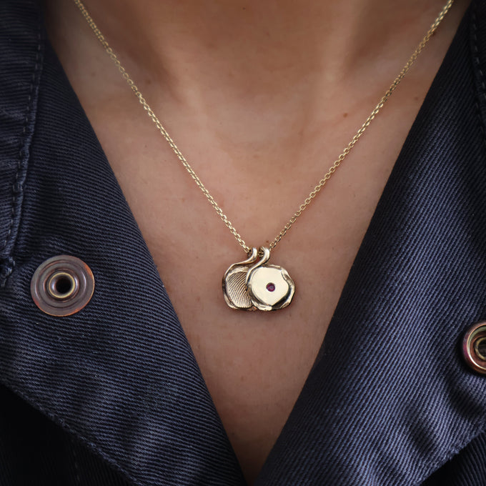 X-Mini Custom Wave Pendant (Stone & Engraving) | Yellow Gold