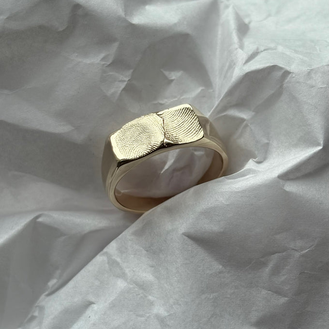 Impression™ Rectangle Signet Ring | Yellow Gold