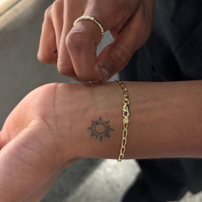 Fine Ribbon Link Bracelet | Yellow Gold