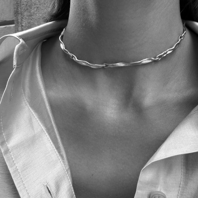 Sculpt Necklace | White Gold