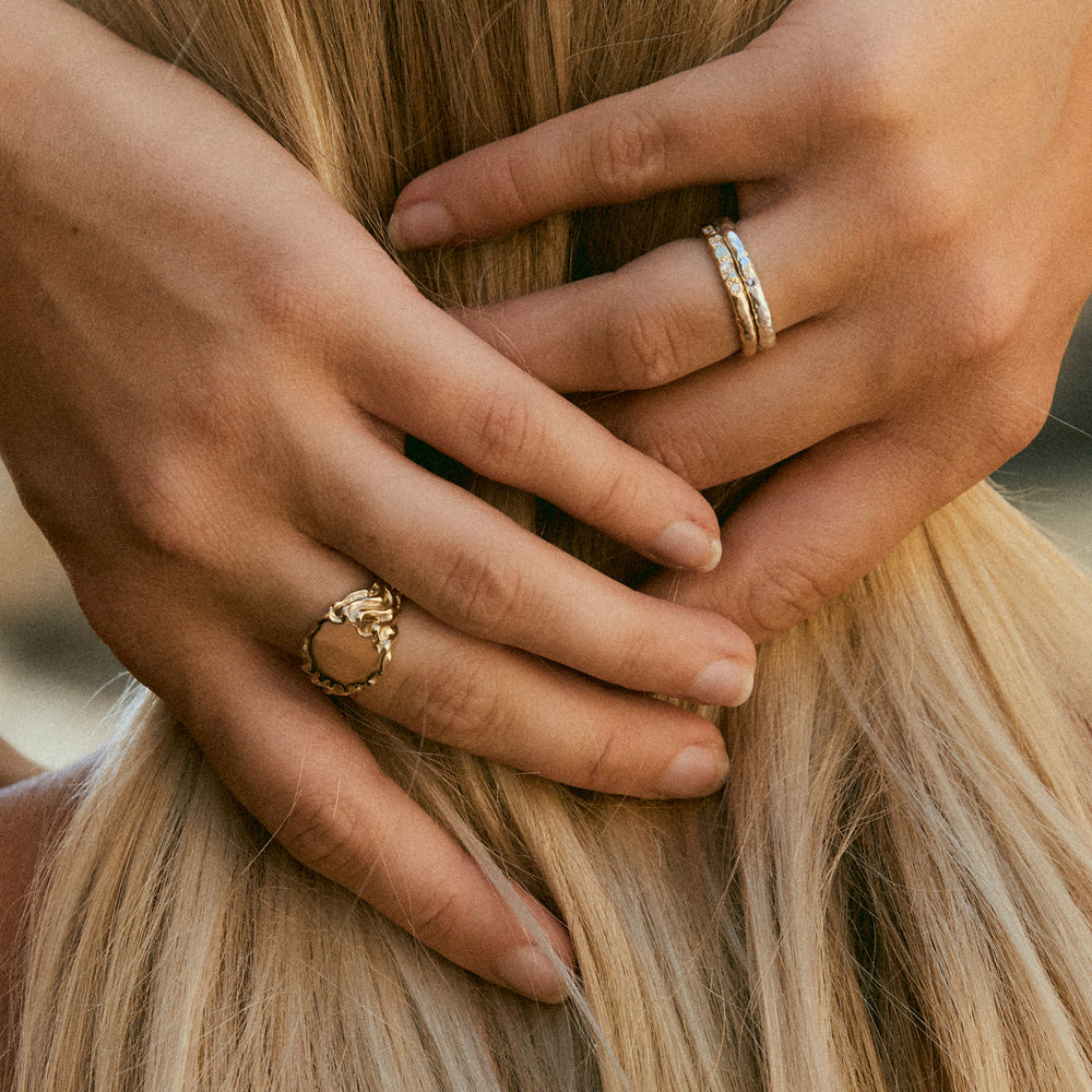 Sculpt Signet Ring | Solid Yellow Gold