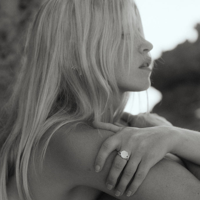 Sculpt Signet Ring | Silver