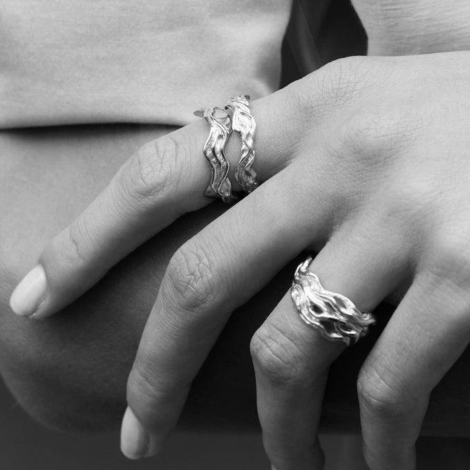 Engraved Sculpt Band Ring | Silver