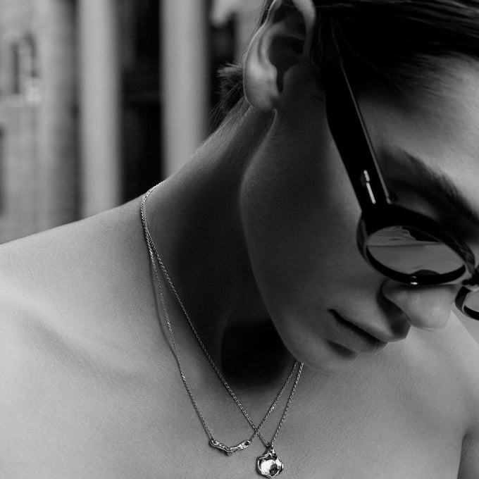 Sculpt Bar Necklace | Silver