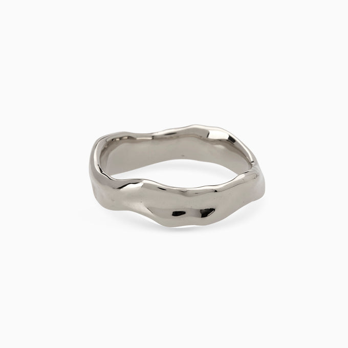 Custom Wave Ring (Stone & Engraving) | White Gold