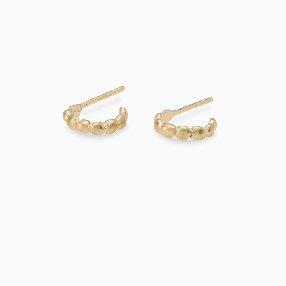 Pebble Huggies | Yellow Gold