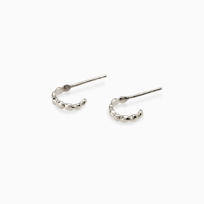 Pebble Huggies | Solid White Gold