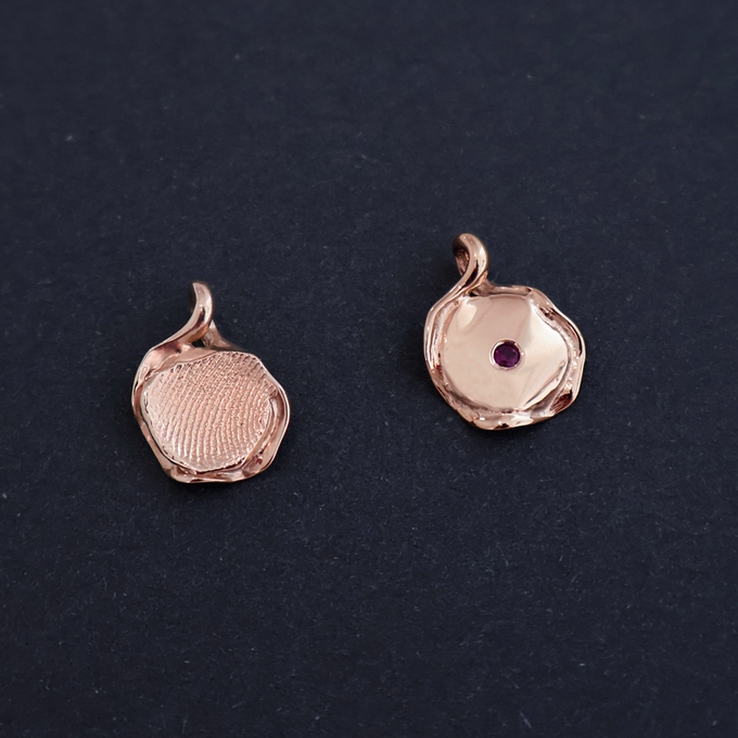 X-Mini Custom Wave Pendant (Stone & Engraving) | Rose Gold
