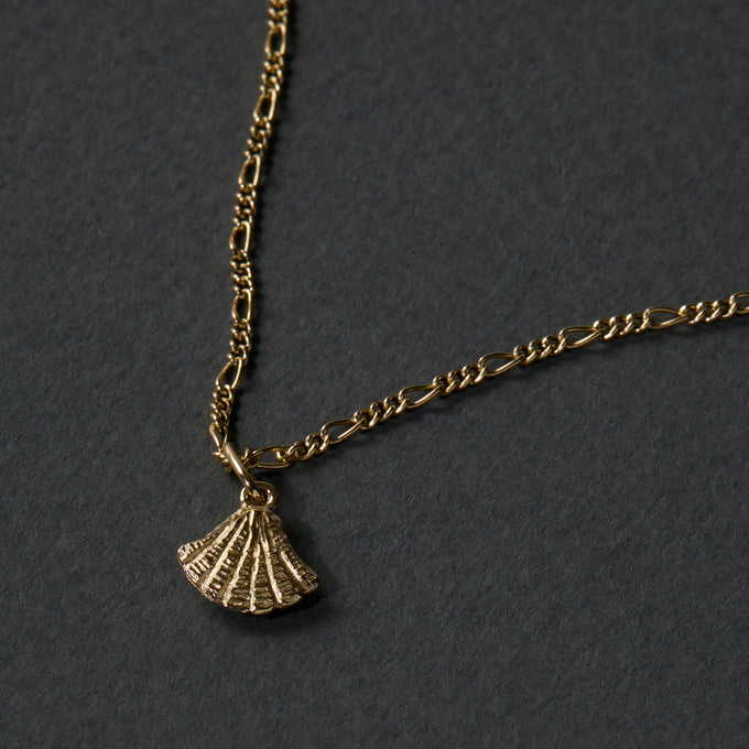 Shell Pendant | Gold