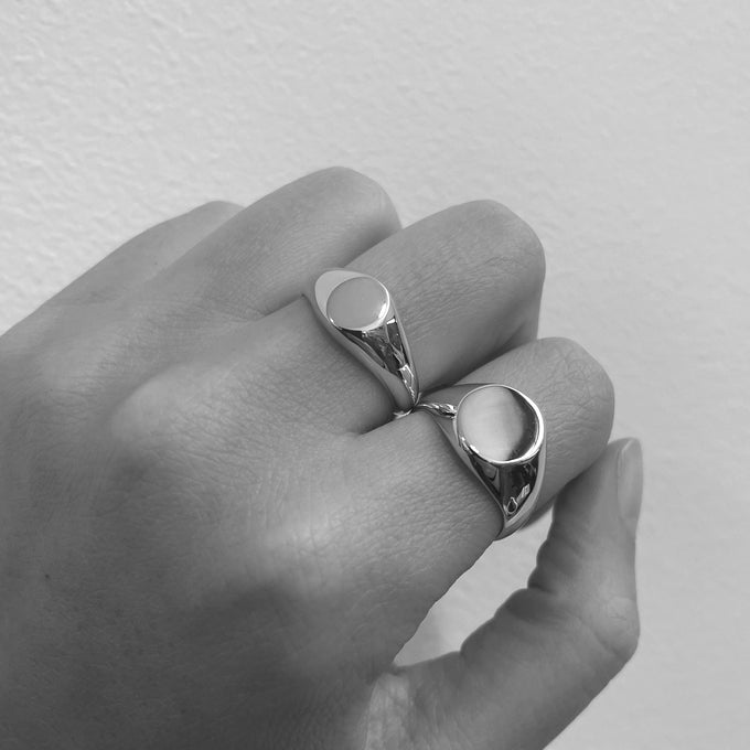 Signature Petite Signet Ring | Silver