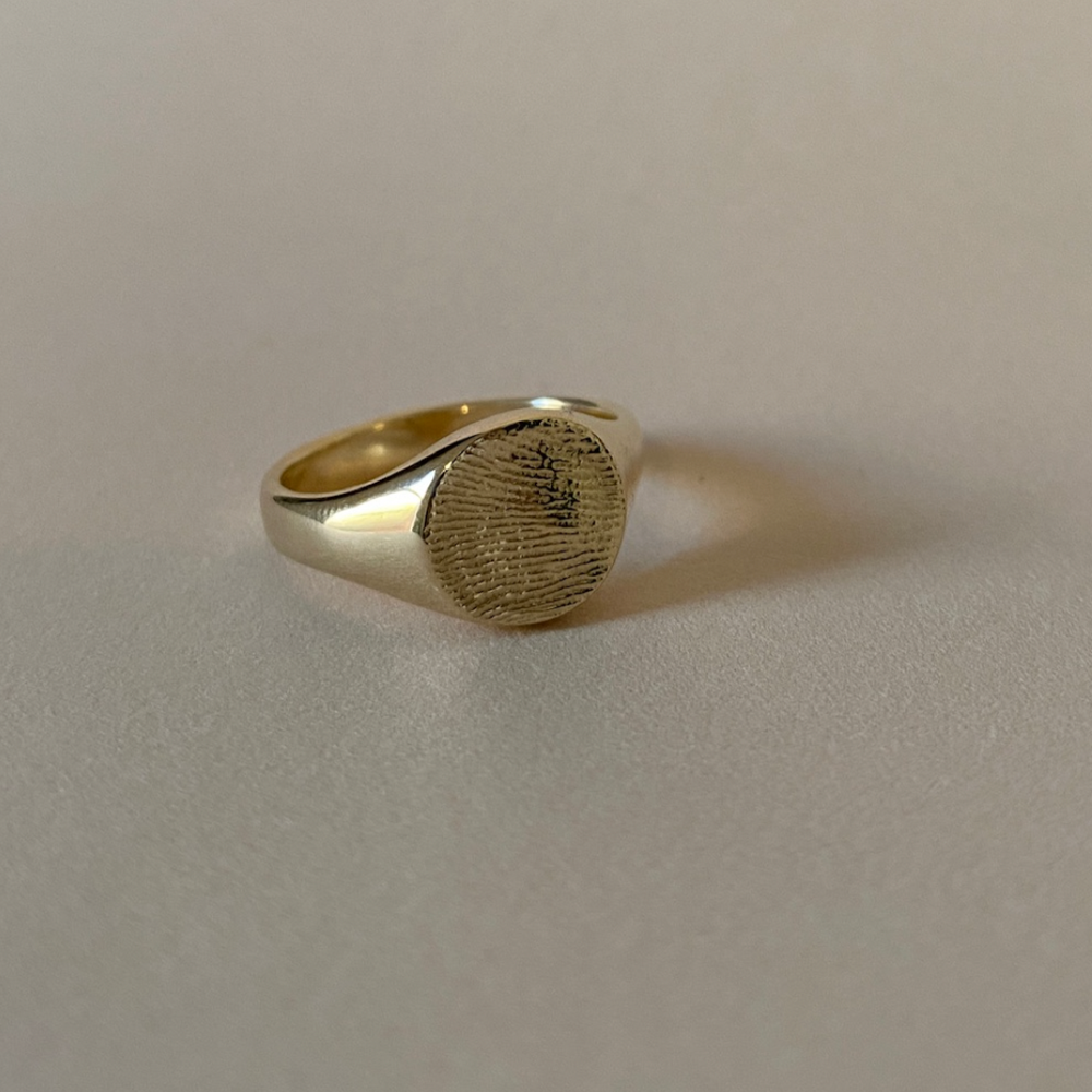 Impression Signet Ring | Yellow Gold