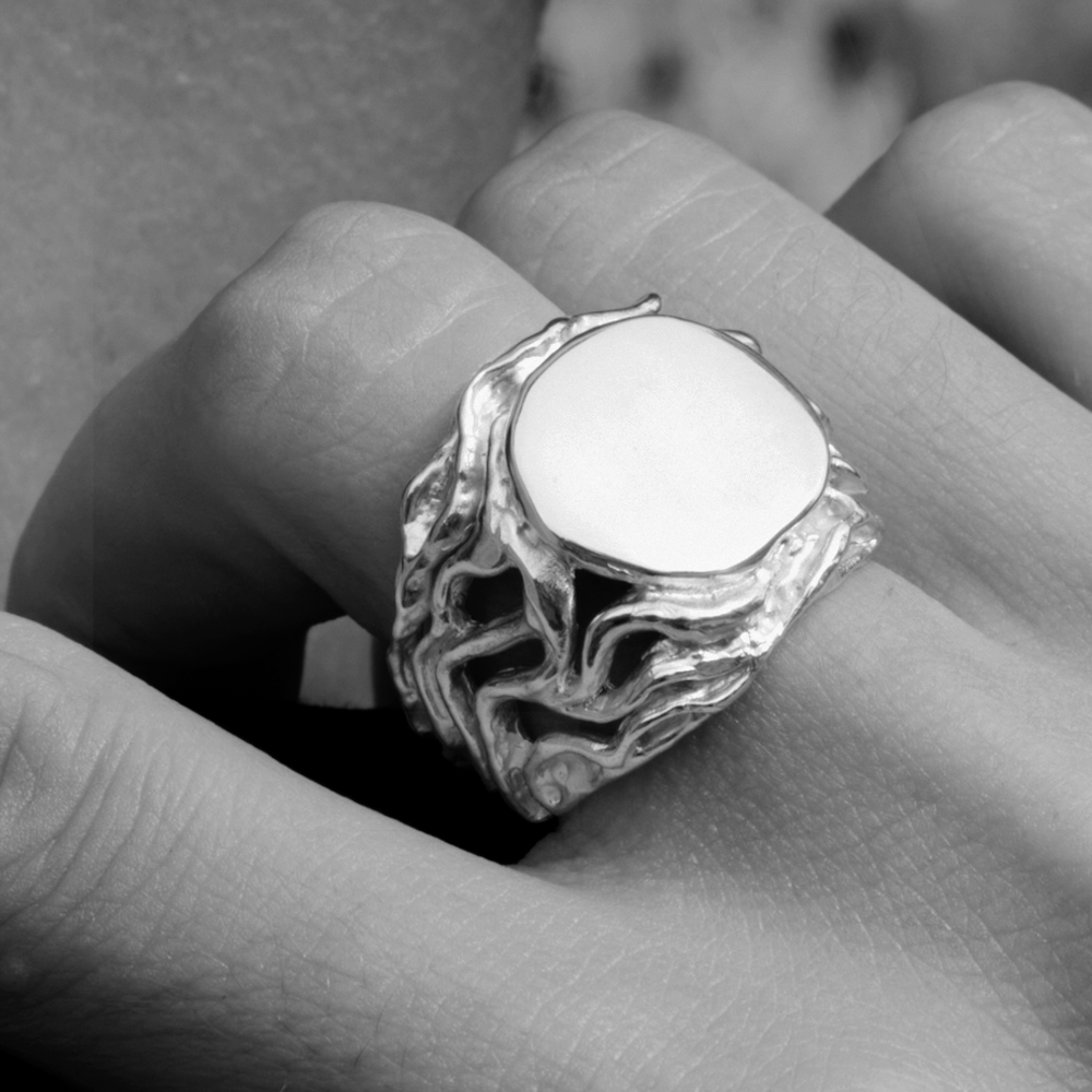 Ivy Signet Ring | Rose Gold