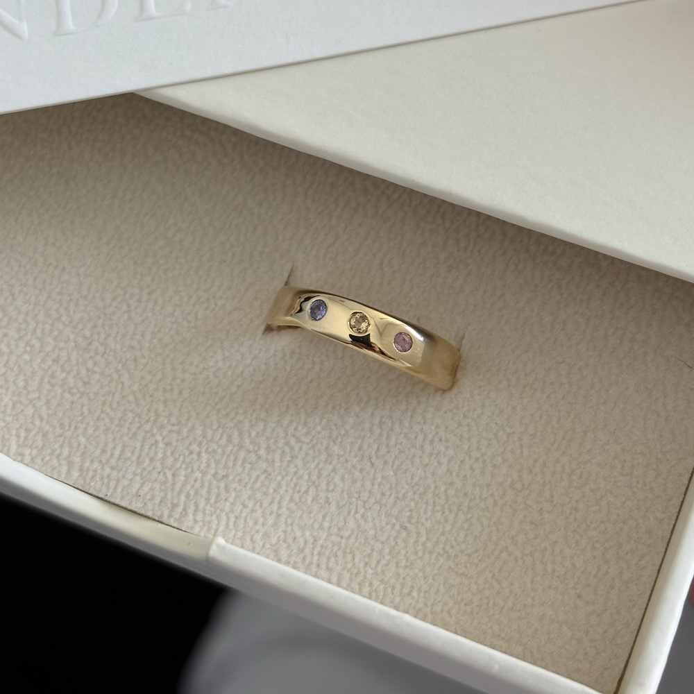 Signature Stone Band Ring | Solid Yellow Gold