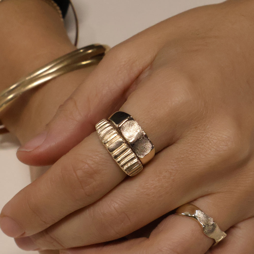 Impression™ Rectangle Signet Ring | Yellow Gold
