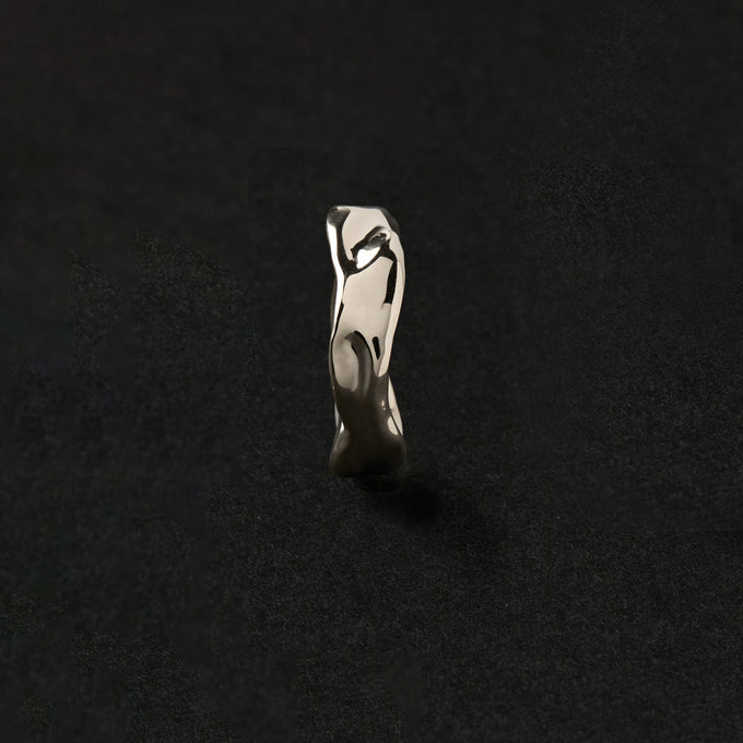 Custom Wave Ring (Stone & Engraving) | Silver