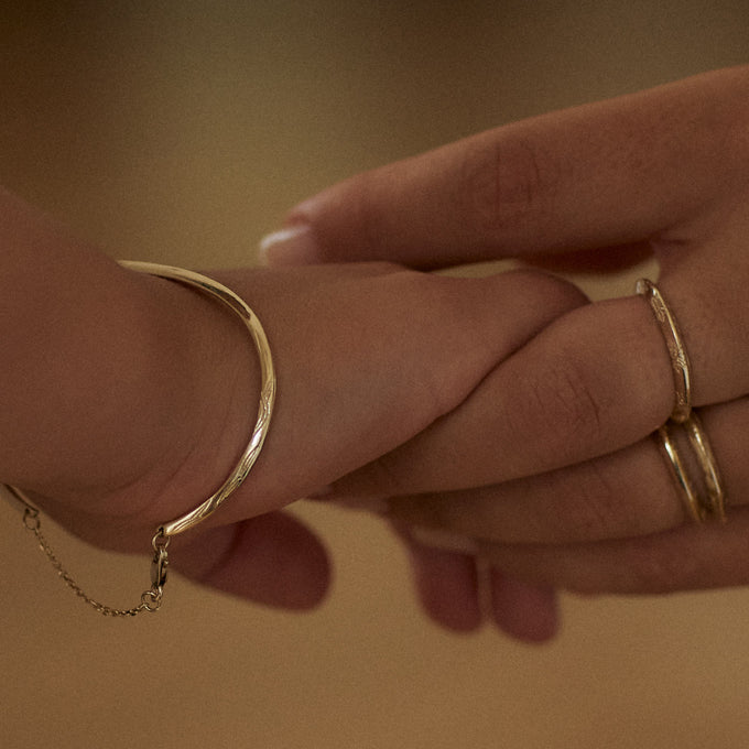 Birthflower Cuff | Solid Gold