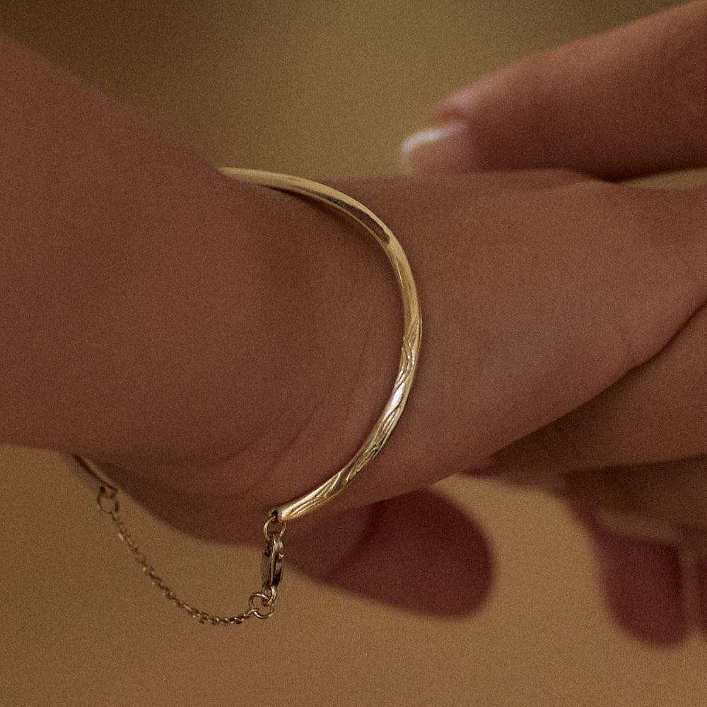 Birthflower Cuff | Solid Gold