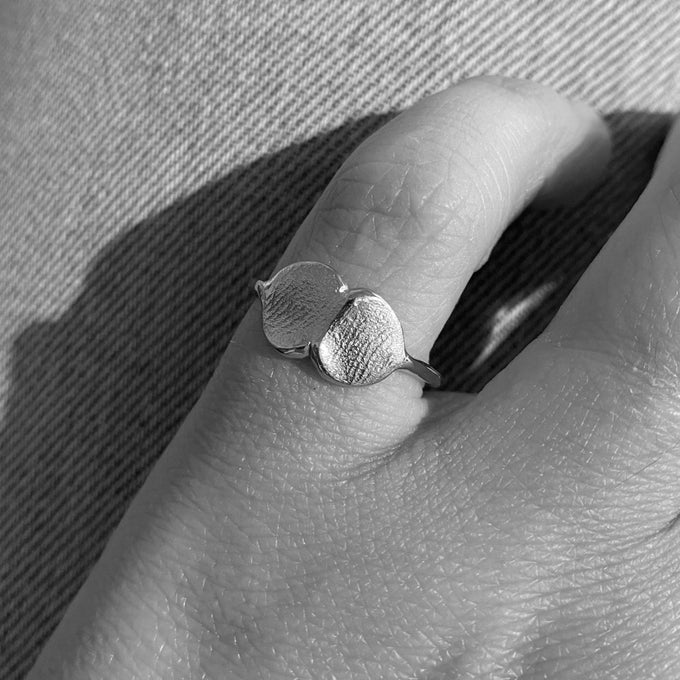 Double Impression™ Ring | White Gold